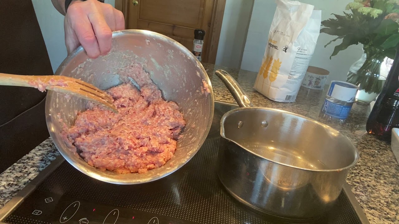 Boller i Karry og Frikadeller