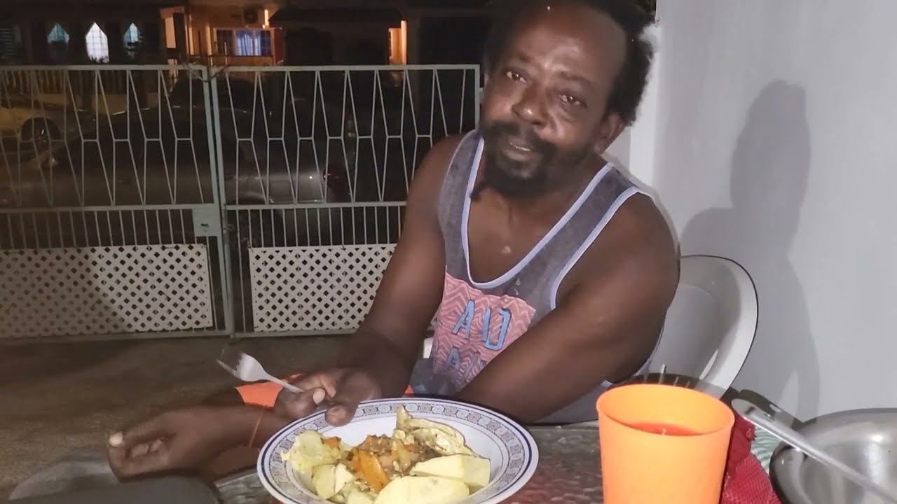 Roast breadfruit and curry coconut fish head sauce