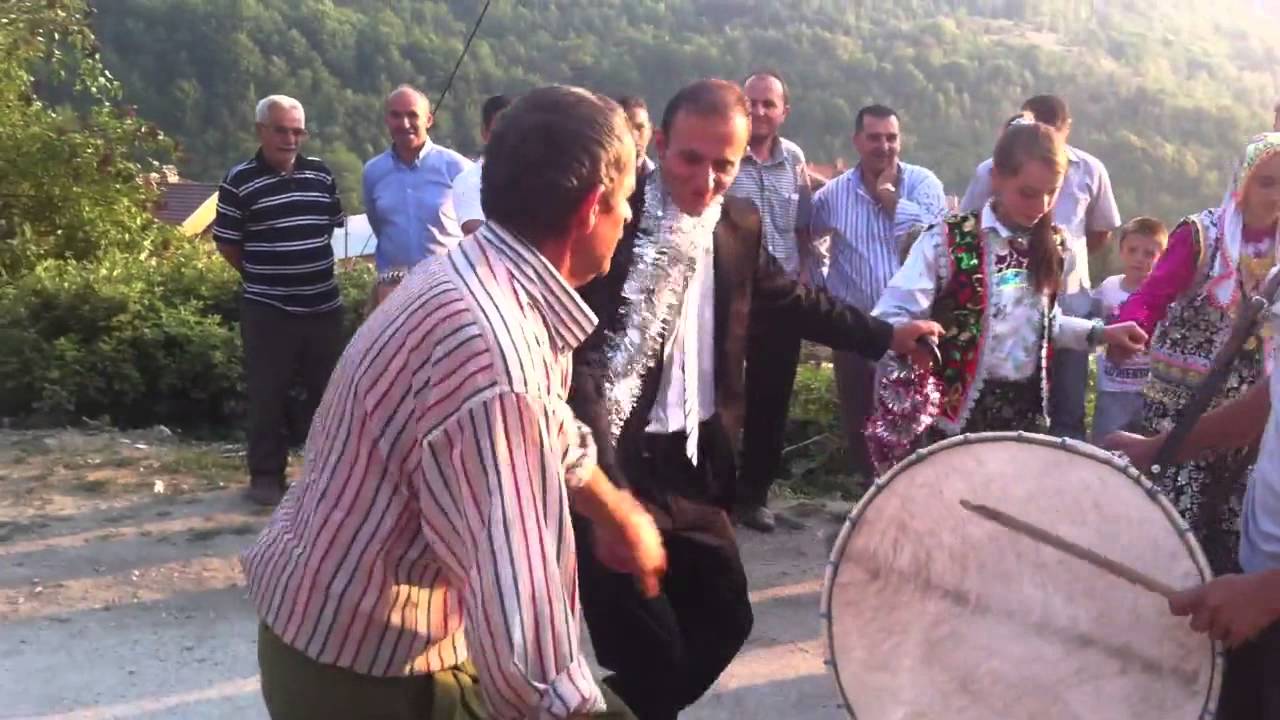 elessa koyu omer arifin dugunu