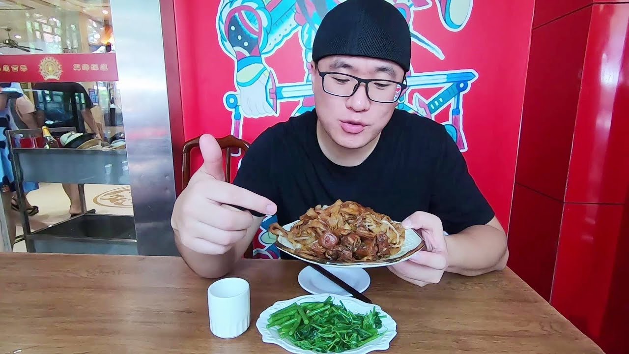 【阿星探店】焖饼做成百年老店，16一盘有菜有肉，郑州老三记小吃，坛子肉飘香