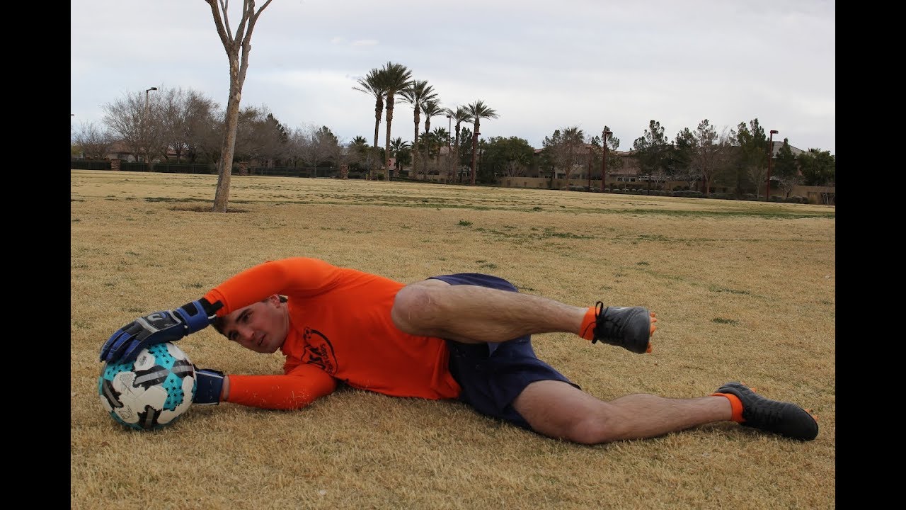 How to Dive Properly as a Goalkeeper
