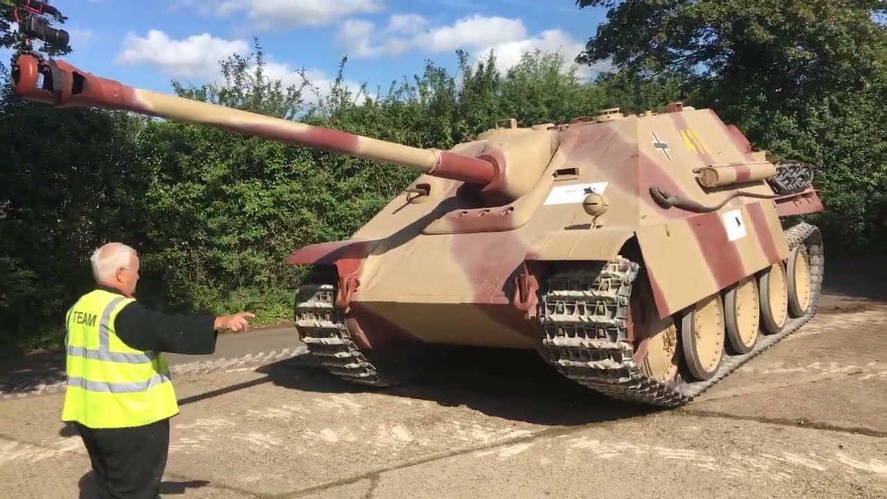 Manoeuvring Jagdpanther 411 During Open Members Day