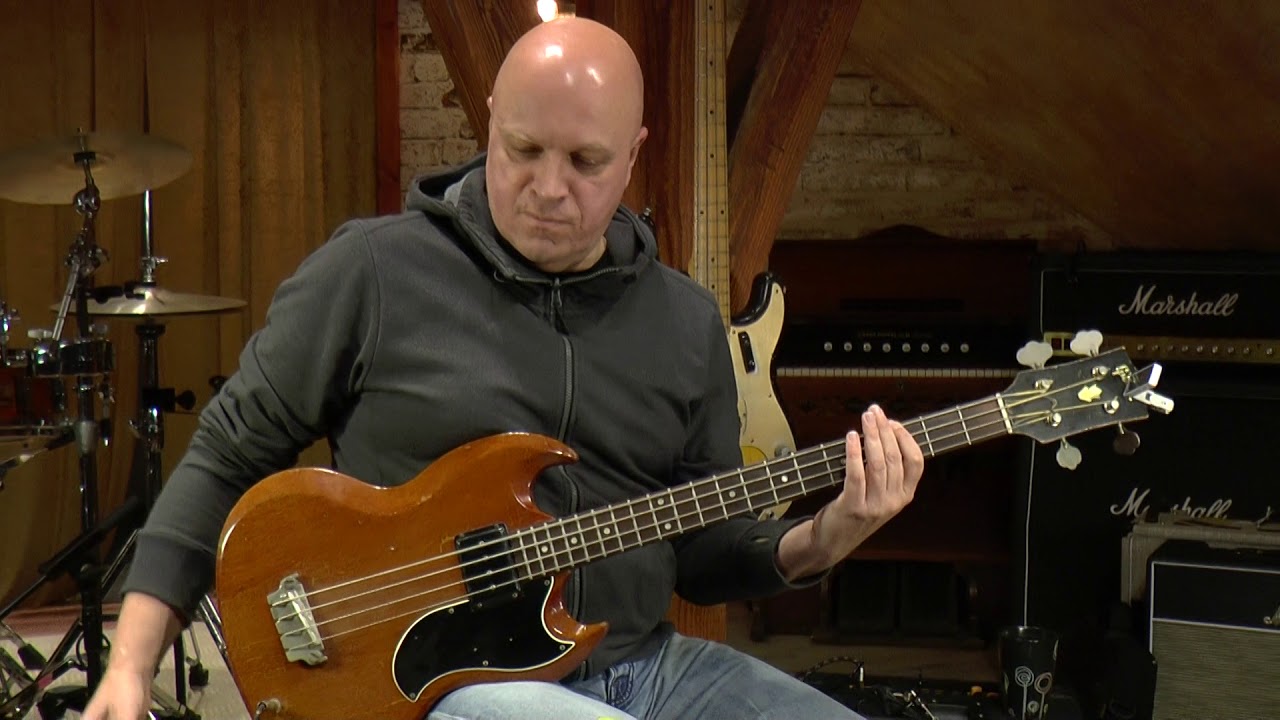 Gibson EB-0 Bass from 1963 presented by Vintage-Guitar Oldenburg