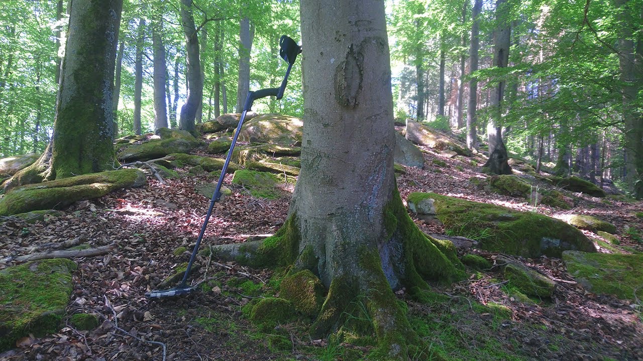 Heavy Find on a Steep Hill! Metal Detecting with Unexpected Relics