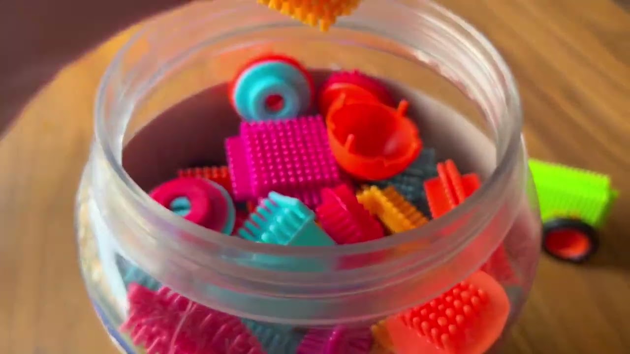 Battat  Bristle Blocks  STEM Interlocking Building Blocks  80 pc Playset  Reusable Storage Bucket Re