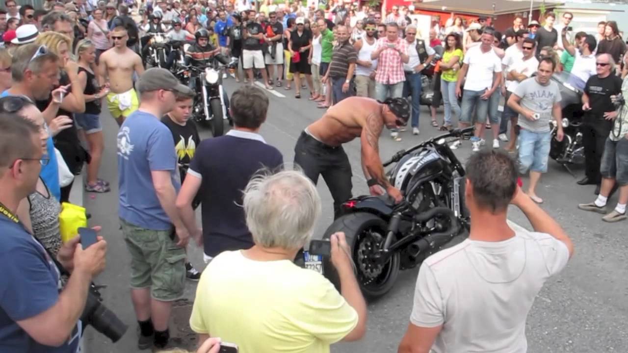 ORIGINAL Swiss Harley Days. Motorcyclist epic fail in the middle of the crowd. 