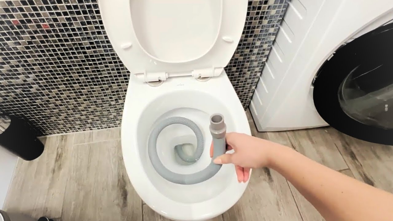 Ne payez plus un plombier, d&eacute;couvrez ce truc simple pour d&eacute;boucher vos toilettes facilement