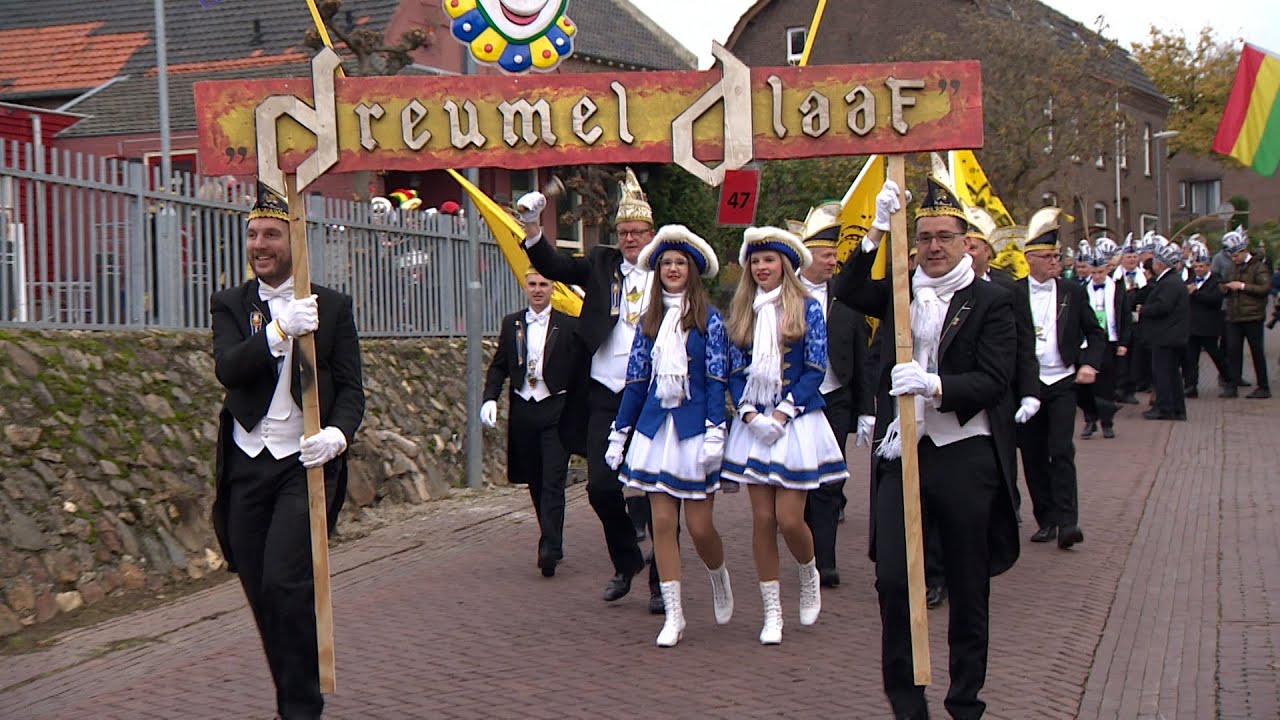Honderden carnavalisten uit heel Limburg bijeen in Sweikhuizen