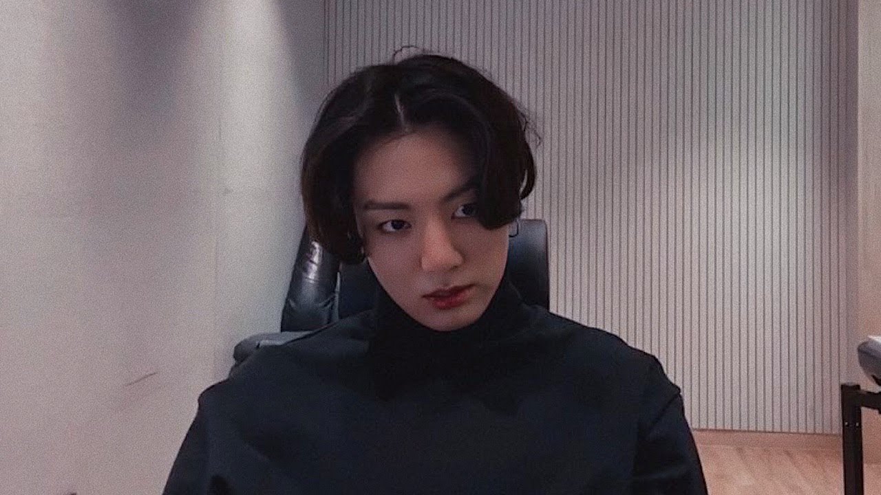 the treatment jungkook is getting is UNBELIEVABLE.