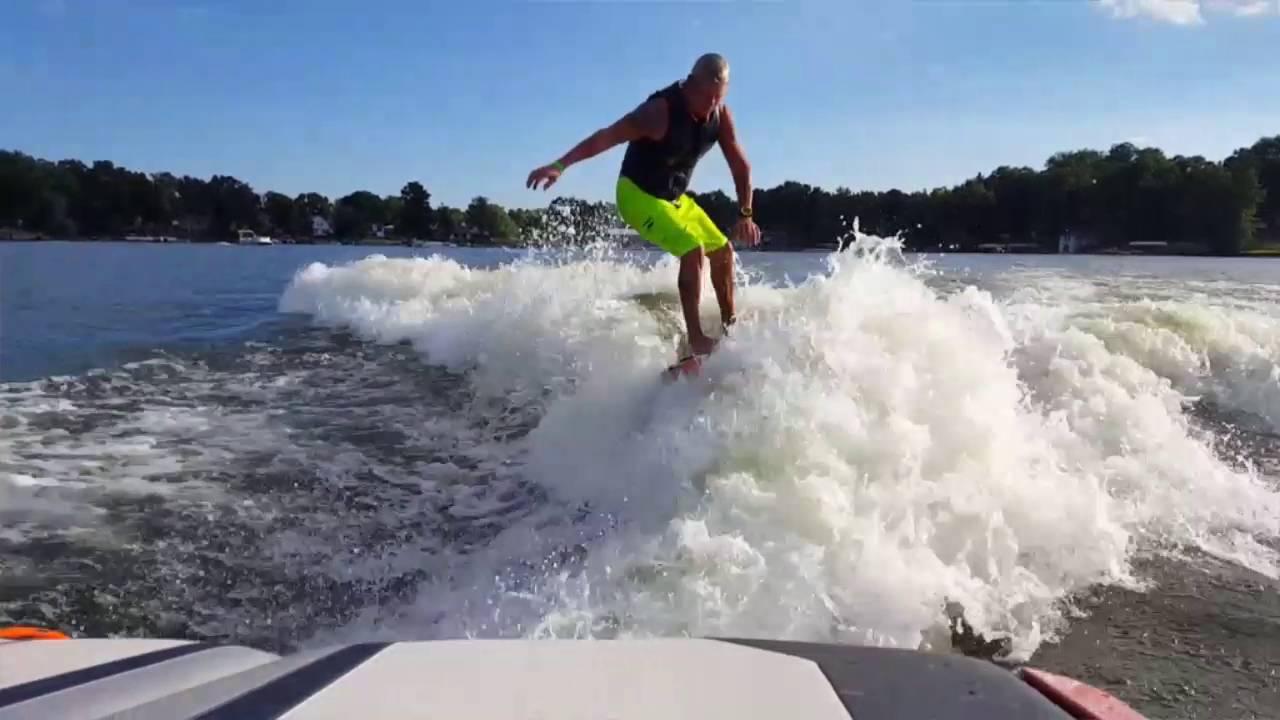 Munson Wakesurf day on Axis with surfgate