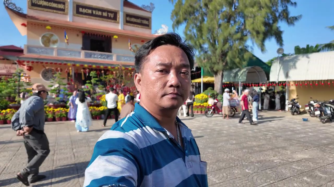 MÙNG 1 TẾT ĐOÀN PHẬT TỬ BẾN TRE ĐI 10 HÀNH HƯƠNG CẢNH CHÙA