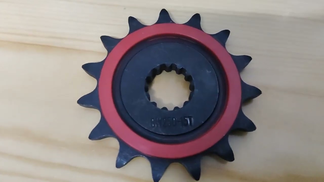 ZONTES T 310.                      Piñón de 15 dientes.