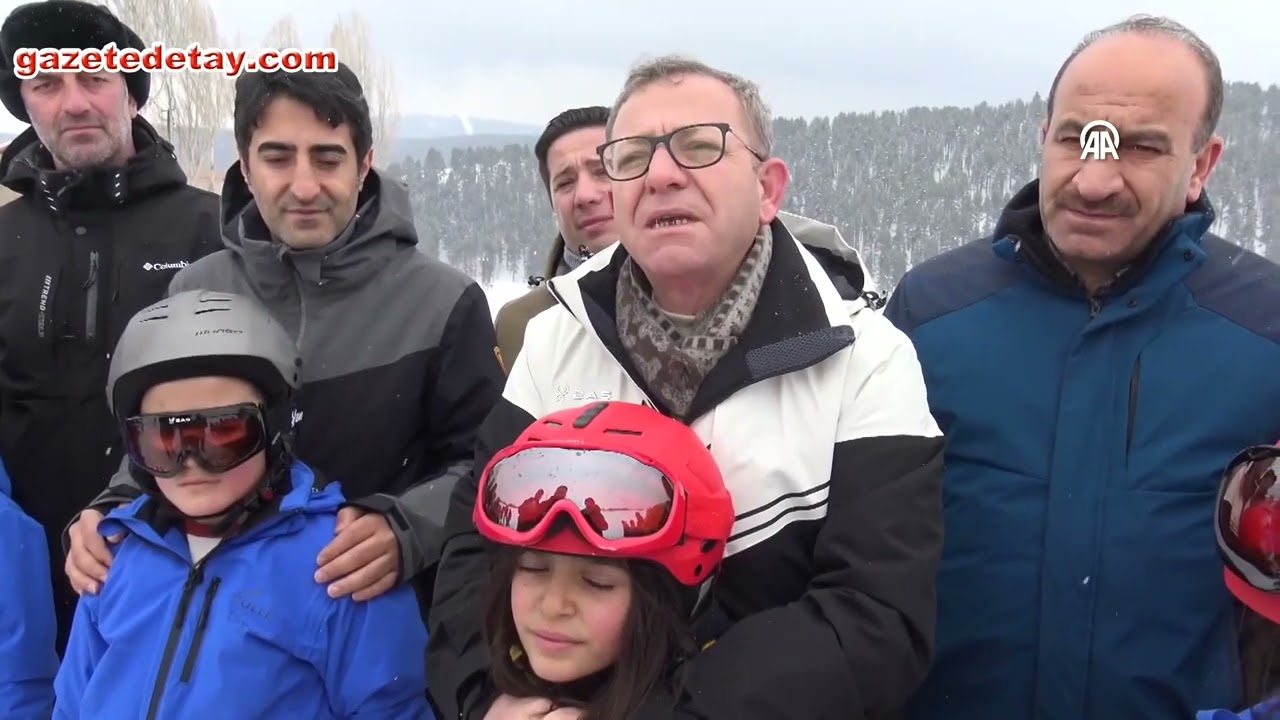 Kars'ta şehit ve gazi ailelerinin çocukları kayak öğreniyor