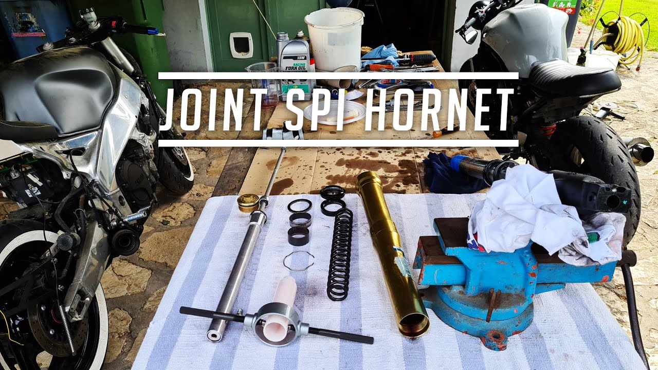 Changement des joints SPI de fourche sur Honda Hornet de 2007