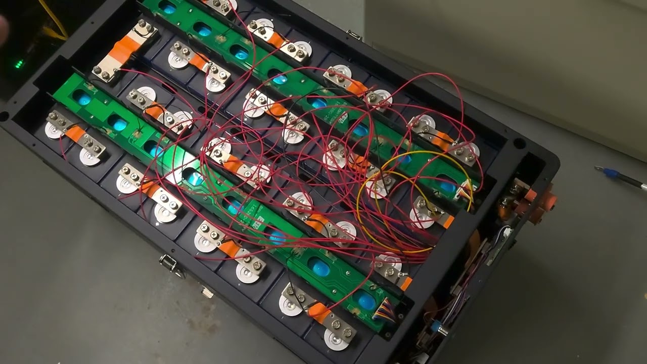 Top balancing without paralleling cells by using a Growatt SPF5000ES