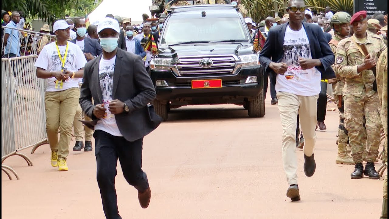 How SFC disguised themselves as ordinary people when Museveni visited NRM headquarters