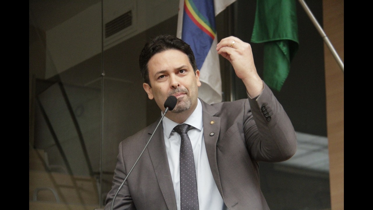 Felipe Alecrim critica o investimento feito por casas de apostas no Carnaval do Recife