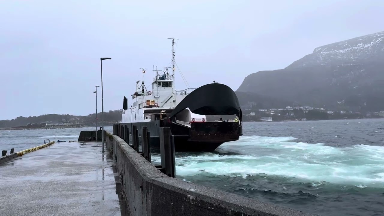 M/F Røsund