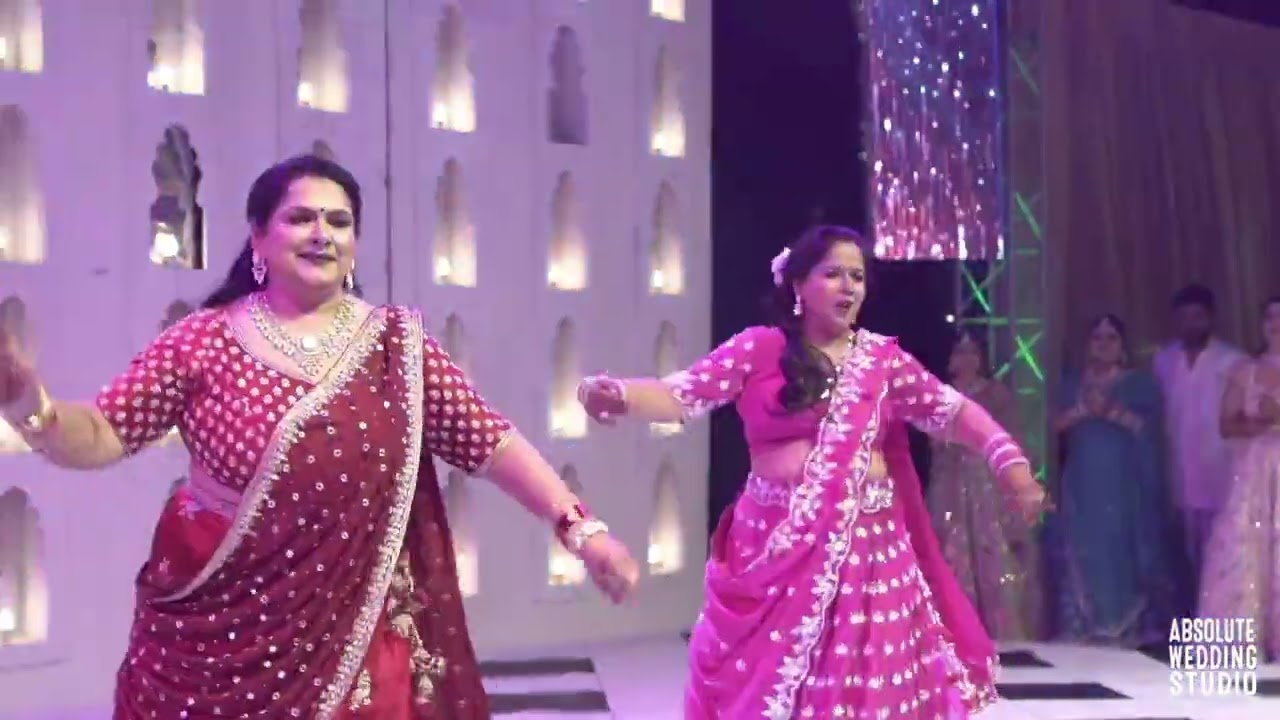 Bride's Mom & Mashi Dance performance ll Ghoomar & Dola re dola ll Sangeet dance performance ll