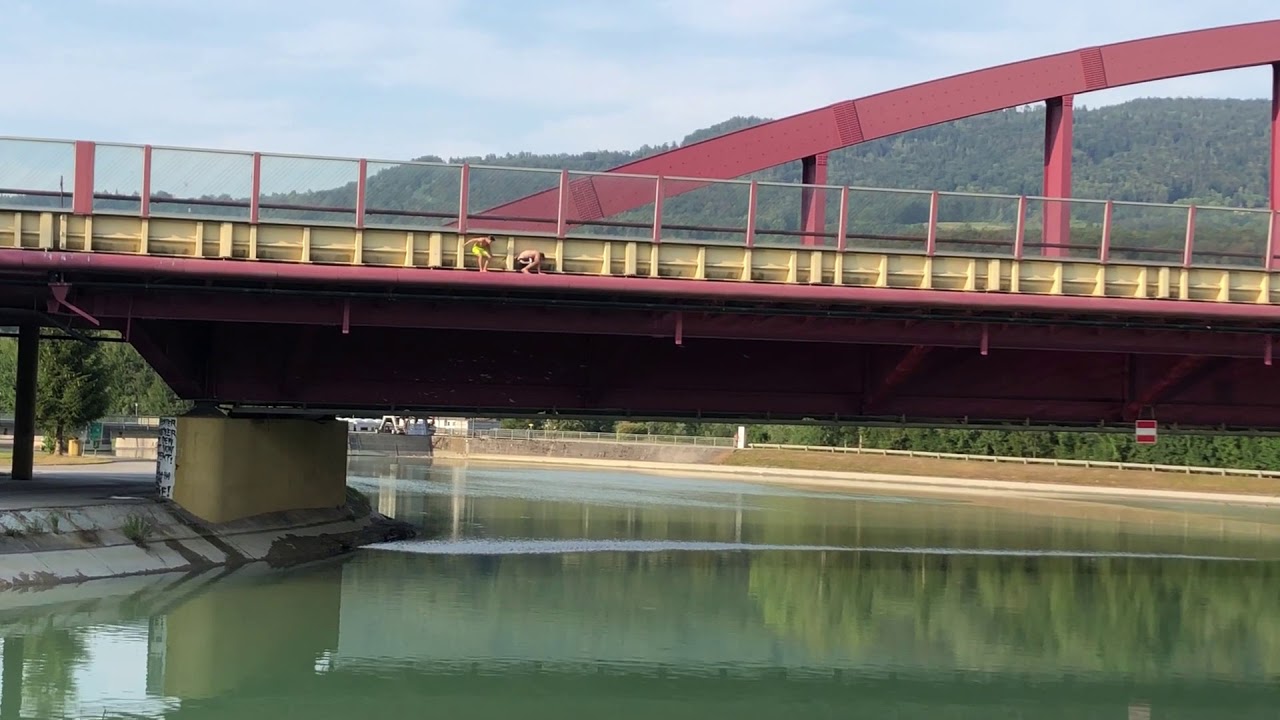 URSTEIN BRIDGE CLIFFDIVERS SALZACH RIVER