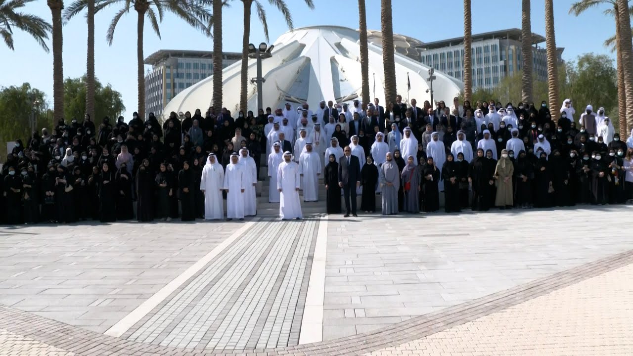 حمدان بن محمد يلتقي كوادر إماراتية وظفتها شركة الفطيم في إطار برنامج نافس