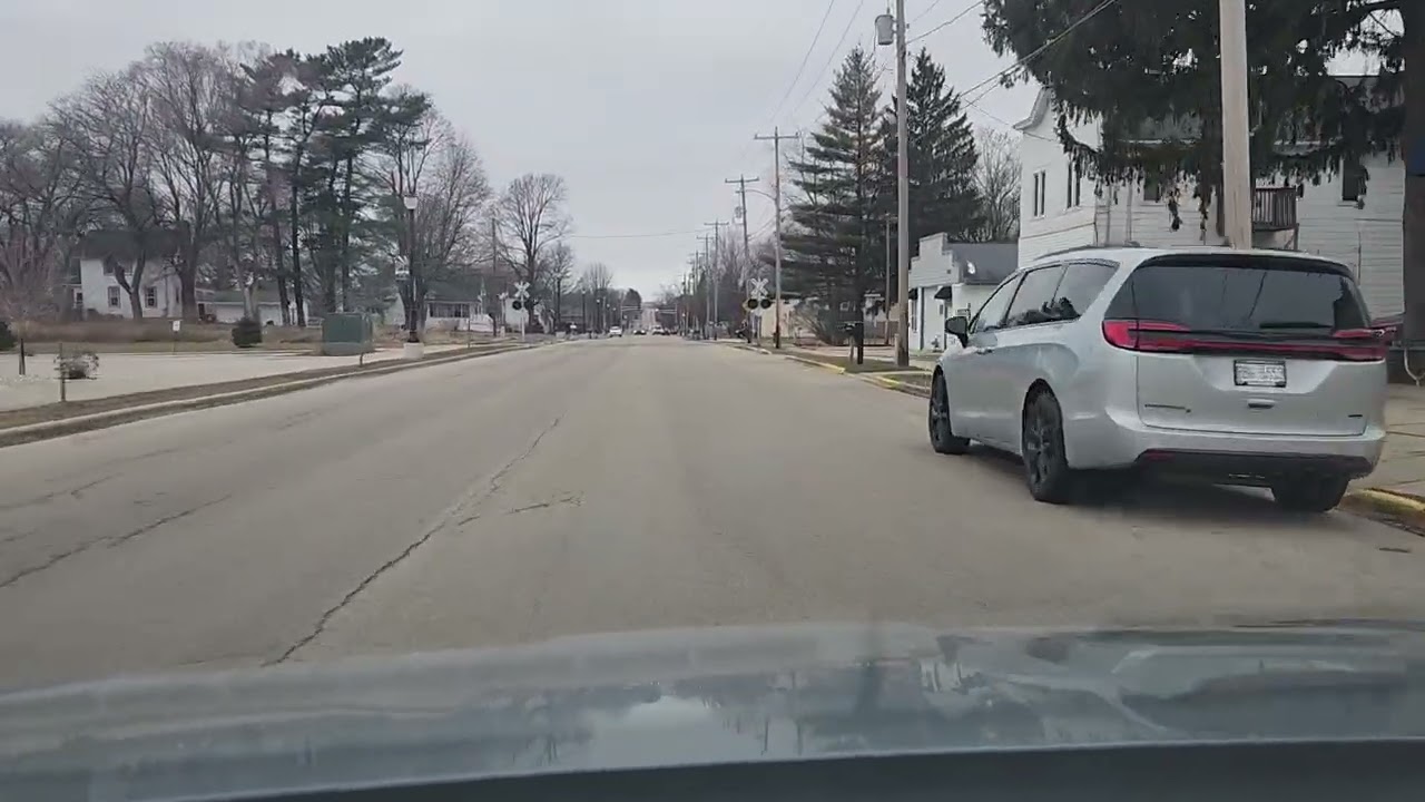First traffic signal in Windsor (CTH CV & Windsor Road)