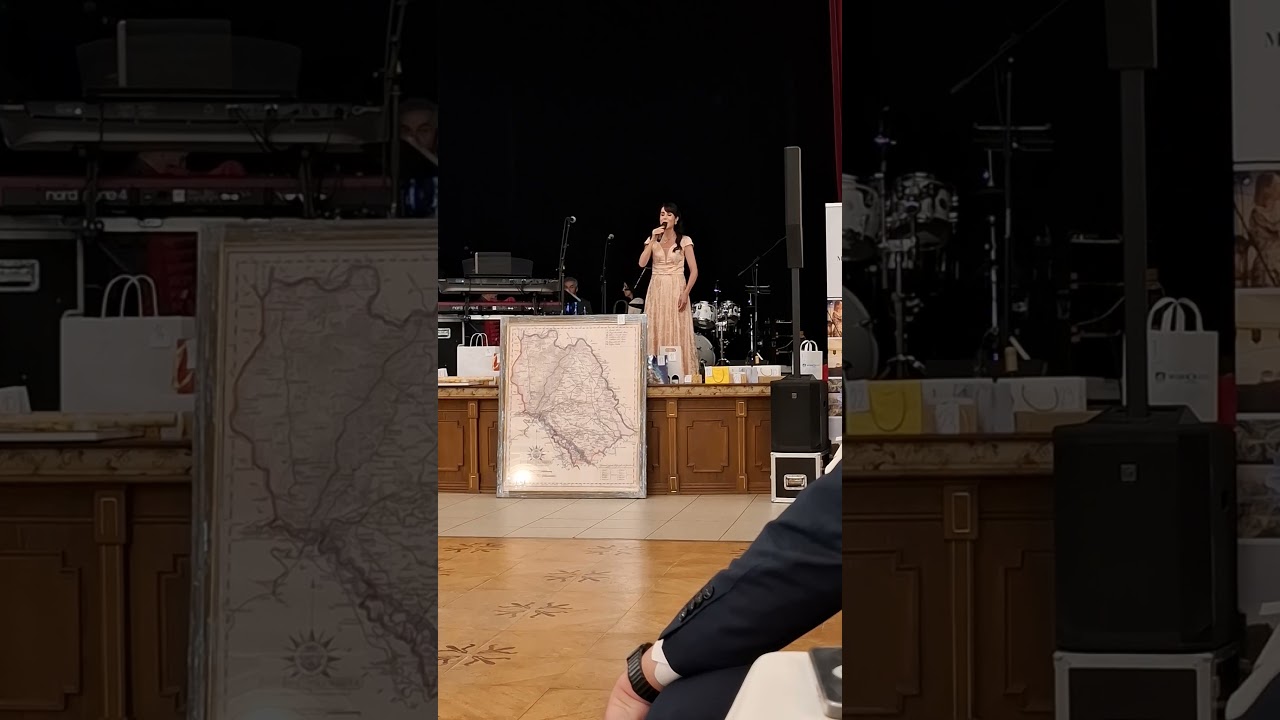 Adj Uram Isten - D&eacute;gner Lilla előad&aacute;sa a Tiszti Pavilonban az I. Esterh&aacute;zy-b&aacute;lon