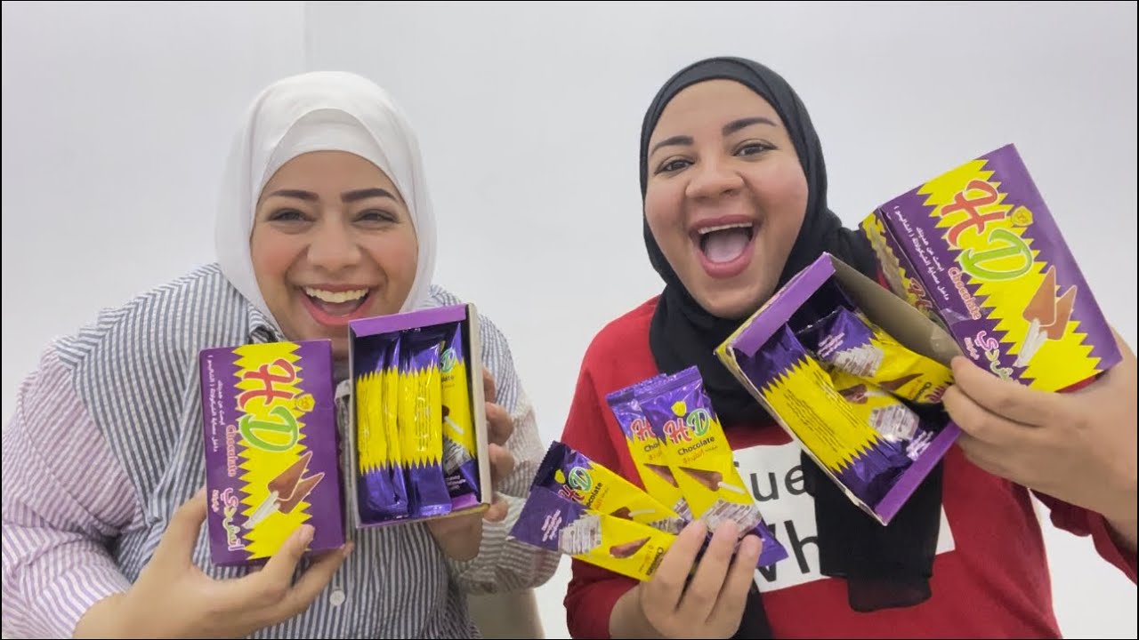 فتحنا أكبر عدد من الشيكولاتة 🤩مليانة هدايا 🤣🤣