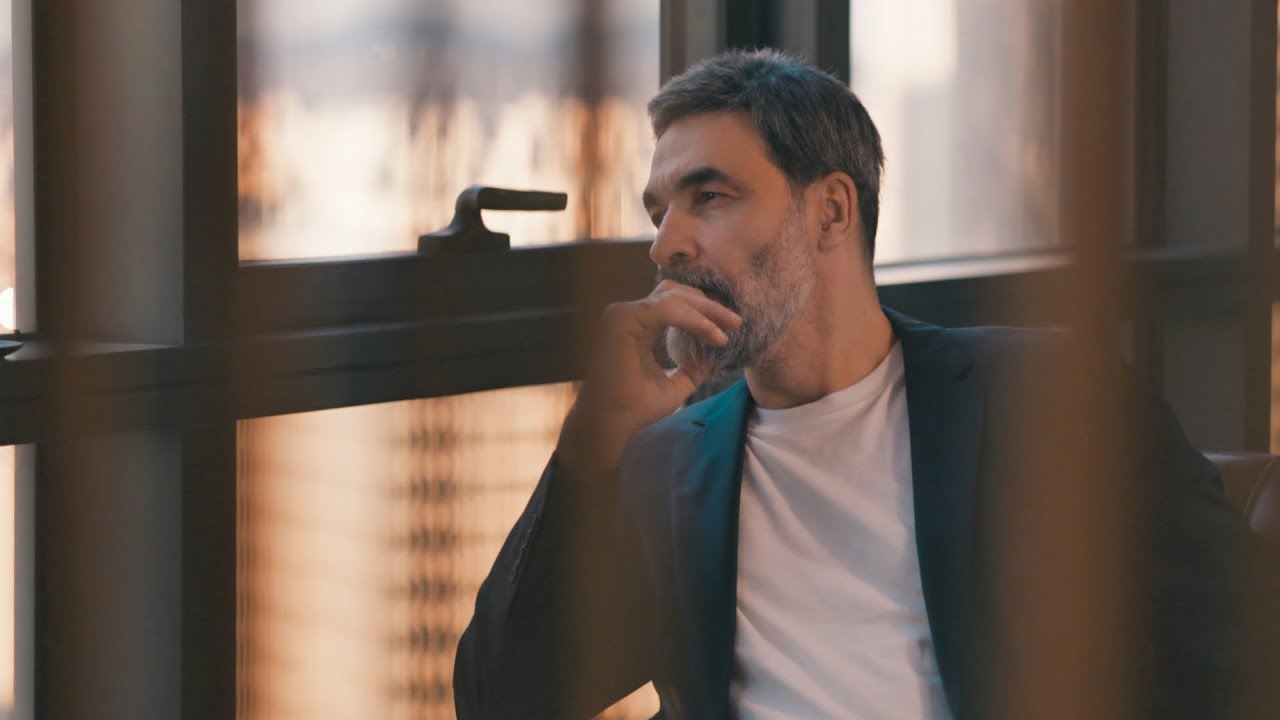 Uğur Işılak - Yaşın Müsait Değil (Büyüyünce Anlayacaksın)