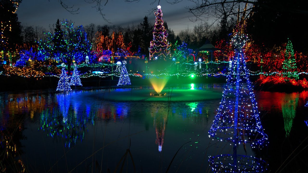 The 3 Most Amazing Christmas Light Displays Across America