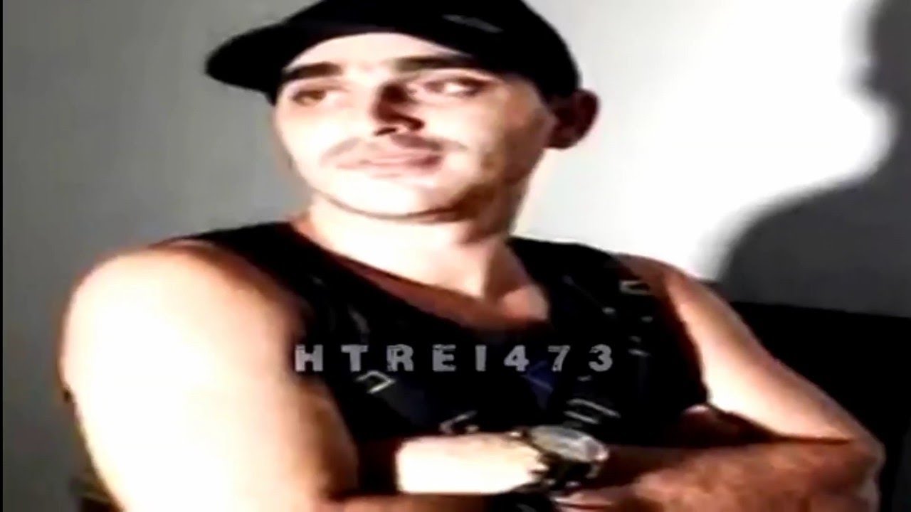 MC URUBUZINHO - ESCUTA A&Iacute; E ABRA&Ccedil;A O PAPO L&Aacute; NA PEDREIRA N&Oacute;S CORRE ATR&Aacute;S DO BLINDADO [[ CLIPE OFC ]]