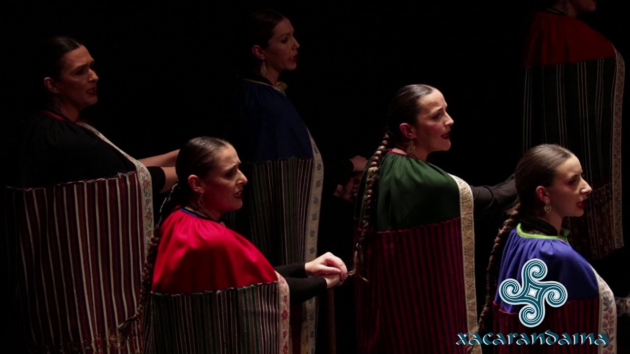CANTO E AÑAS DE TOUTÓN( MONDARIZ) GALA 40 ANOS MÚSICA TRADICIONAL XACARANDAINA