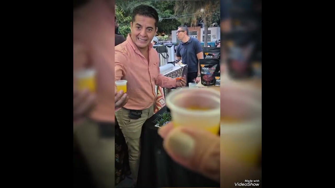 Miguel García en el cafe, chocolate y vino Ajijic 2026