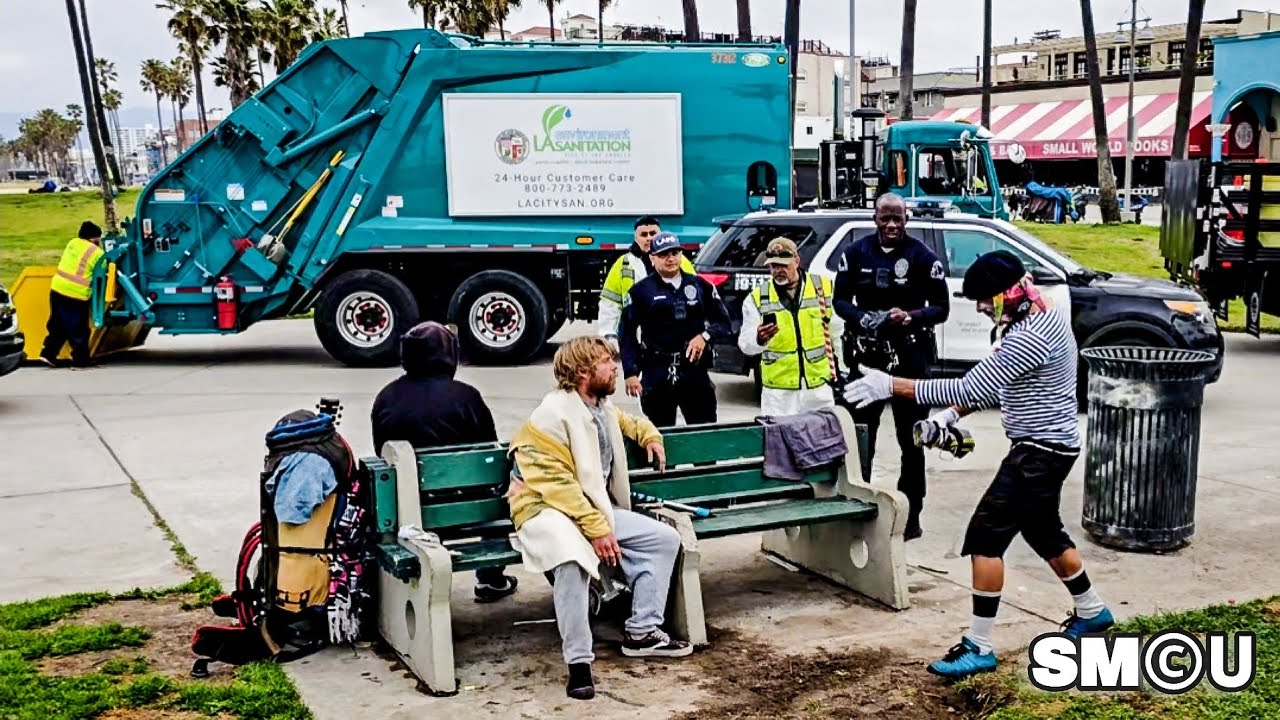 𝗦𝗜𝗟𝗘𝗡𝗧 𝗔𝗠𝗜𝗗 𝗧𝗛𝗘 𝗦𝗪𝗘𝗘𝗣: Mime Watches as Police Dismantle Homeless Encampment on Venice Beach