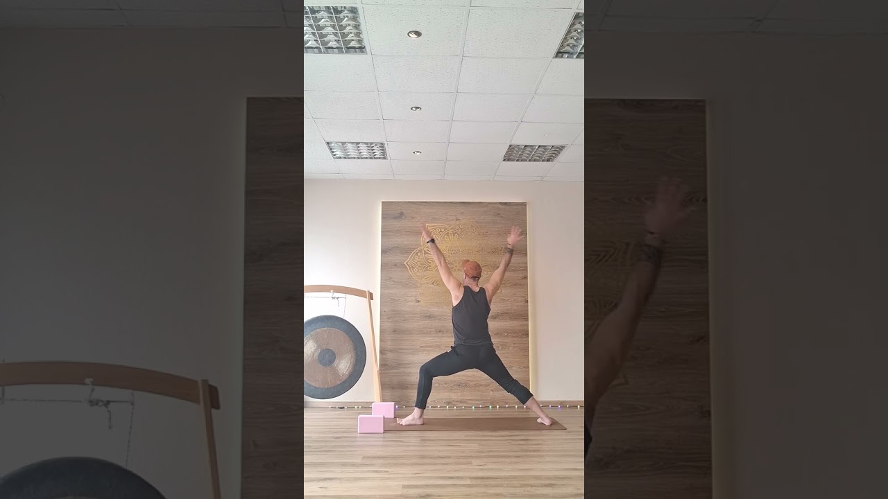 Bakasana Yoga flow στήριξη στα χέρια 