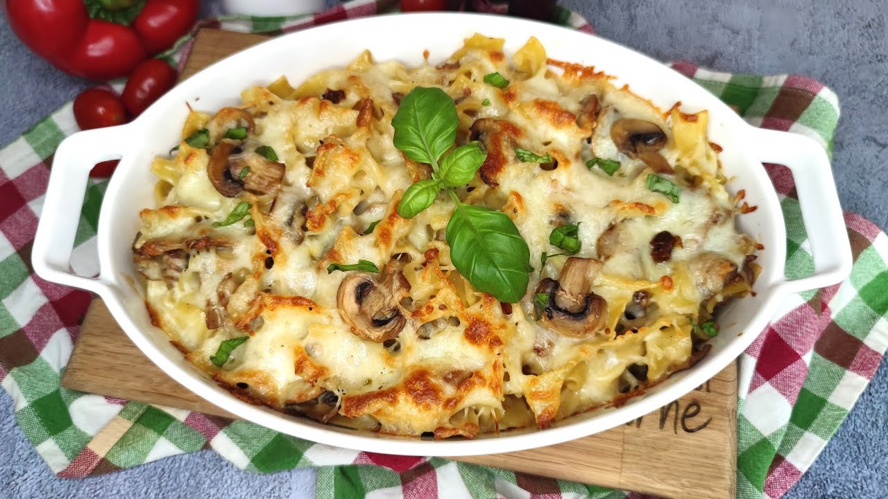 Экспресс-запеканка из макарон с грибами и моцареллой