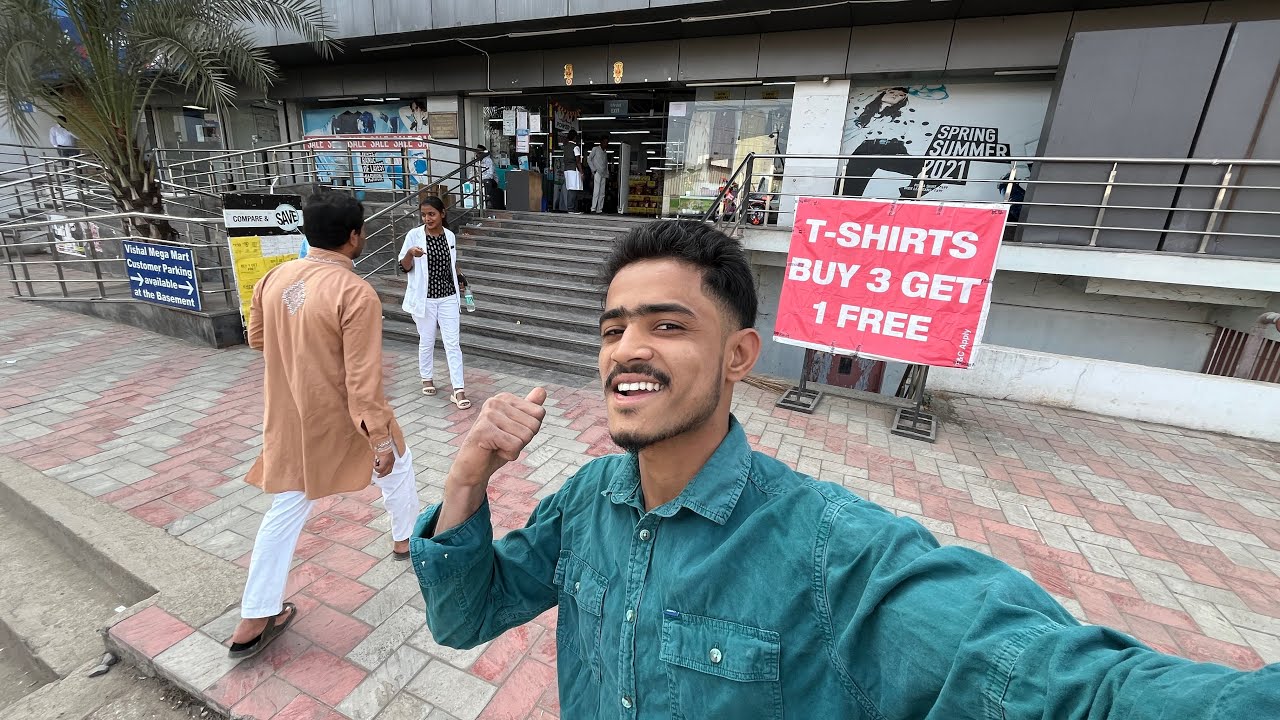 Bhaiya Ko T-Shirts Lene Aa Gaye 😍, Vishal Mega Mart Full Of Sasta 🛍️