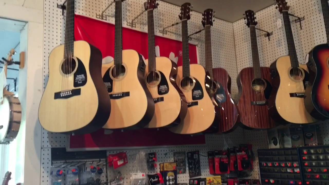 Music Shop. SmallTownVlog #2