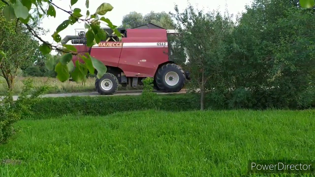 Палессе Gs-12, Gs-10,едут с поля. 2020г.