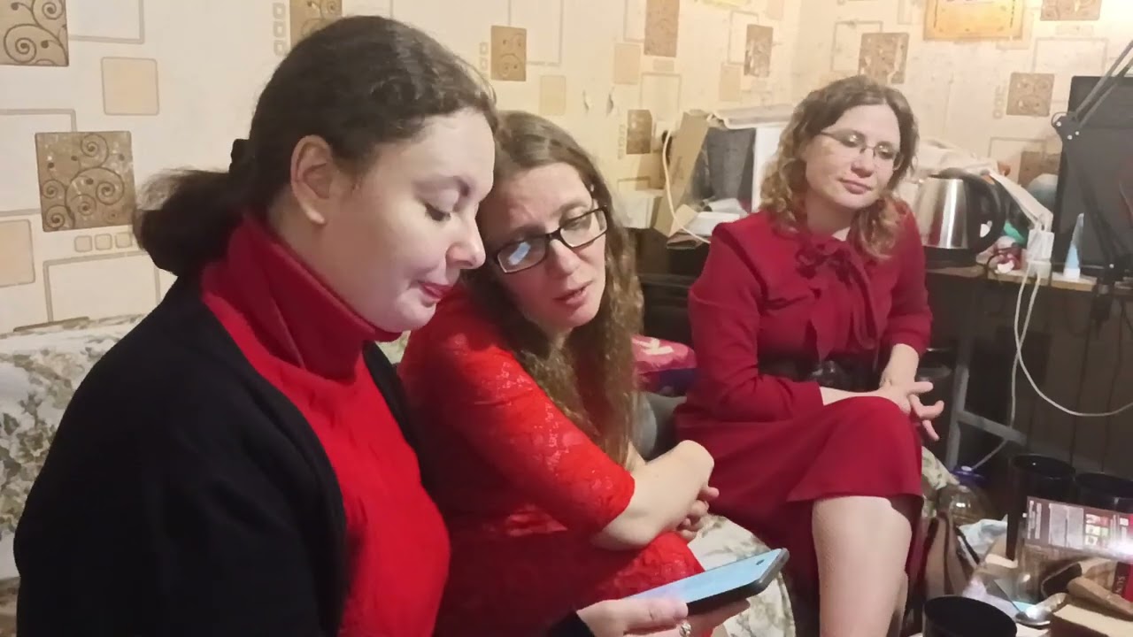 21.02.26 День рождения сестрёнок и мы поём 