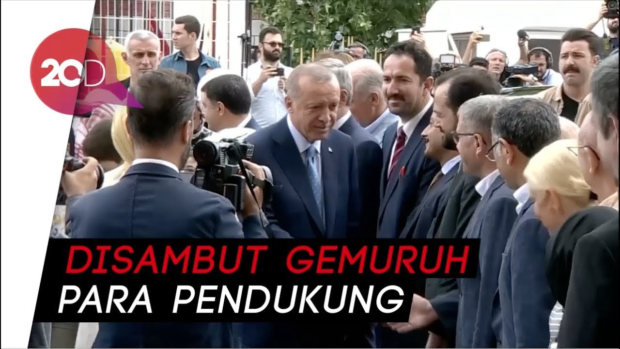 Didampingi Istri, Erdogan Berikan Hak Suaranya di Pemilu Turki