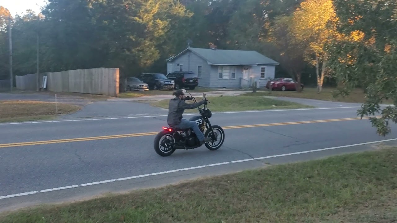 1982 Yamaha XJ650 Maxim, Straight Piped, Super Coils, Murrays Carbs. Start Up and Drive By