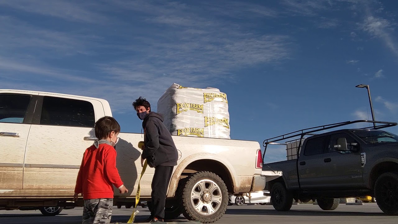 GROWERS LIFE - JUST GETTING A LITTLE SOIL FOR THE GREENHOUSE