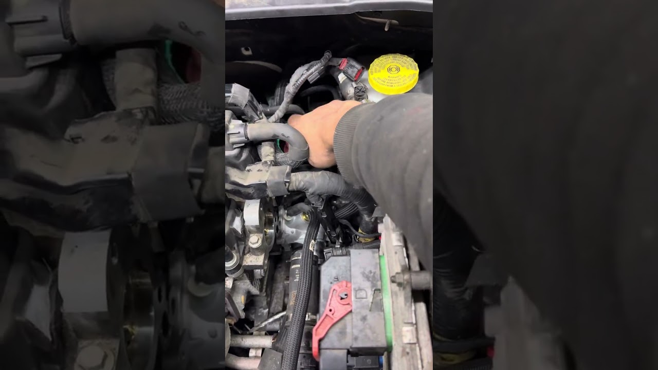 Jeep Compass 2.4L 2018 года выпуска, неисправный термостат системы отопления.