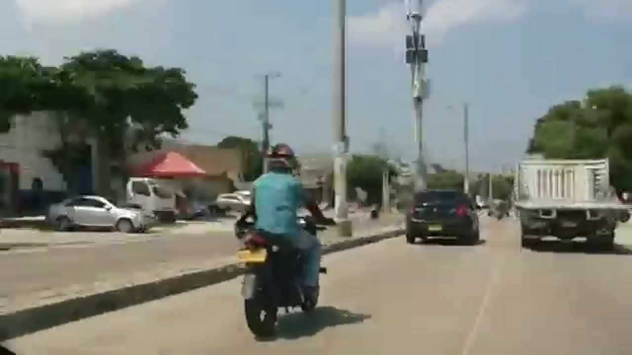 Recorriendo a Barranquilla V&iacute;a 40 (8x)