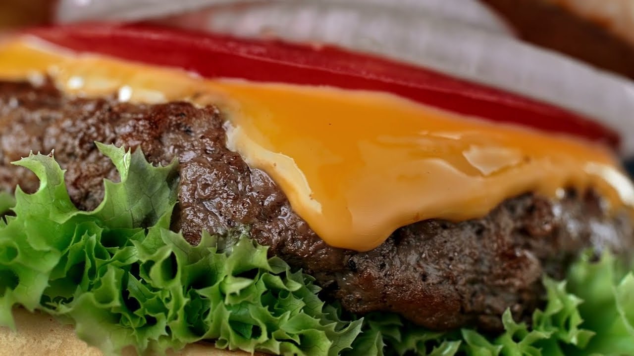 Making a Perfect Burger Video 4K - Close-Up Making a Perfect Burger TCD 4K+