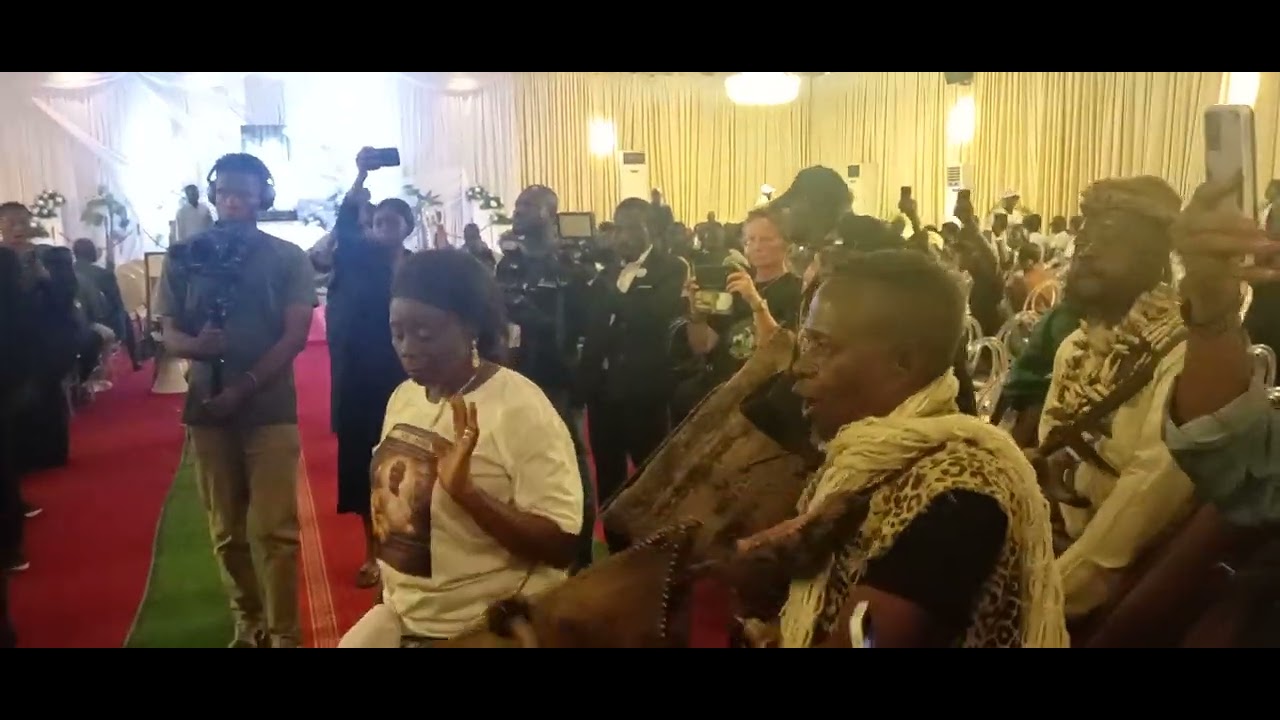 Urgent urgent ambiance  na salla veillée mortuaire Ya Roland lumumba 