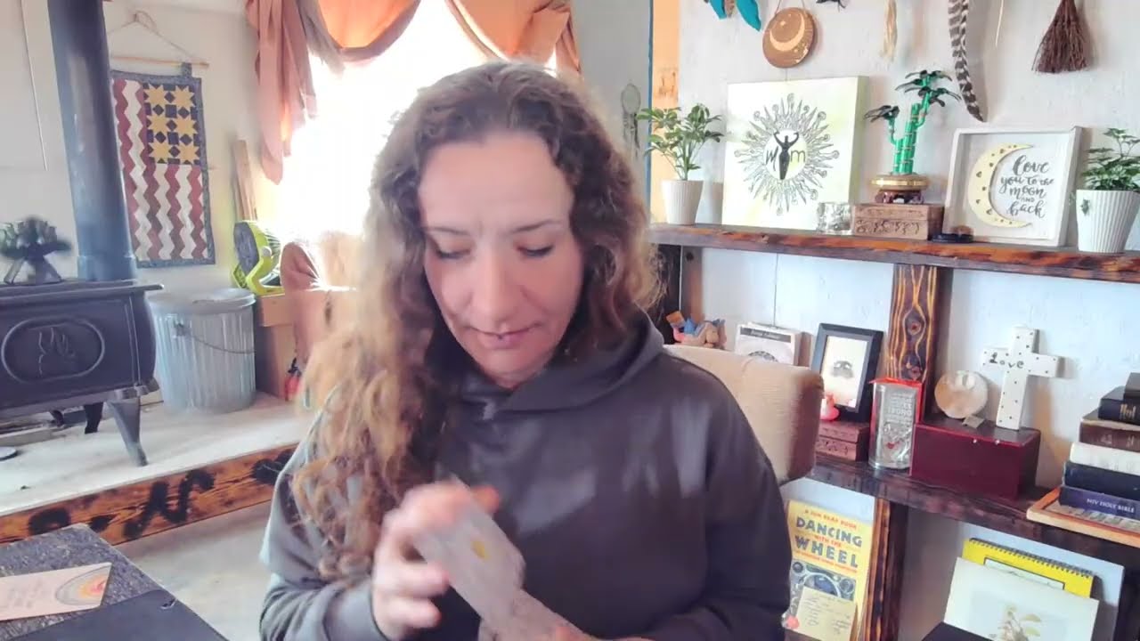 Today find your strength through stillness... 💖 #LIVE #InteractiveTarot #OffgridOracle