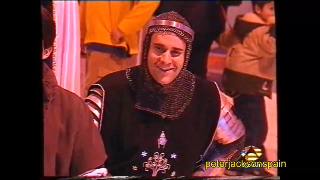 Smial de Edhellond (Sociedad Tolkien Espa&ntilde;ola) en el estreno de Las Dos Torres en Valencia 2002
