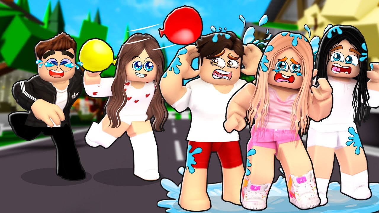 روبلوكس ماب البيوت🏡: فيلم انتقام سارة وعزوز ببالونات المويه لاصحابهم😱🔥(مضحك جدا😂)